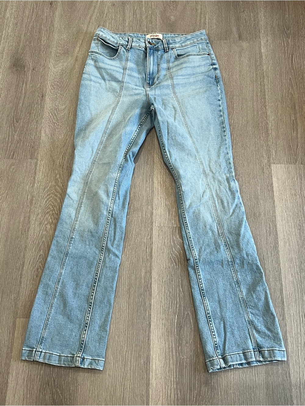 Wrangler Blue Jeans. Tall (10 x 34)